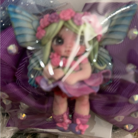 Handmade Bows Disney, Pixar assorted Characters, colors, clay, light weight - Picture 3 of 10